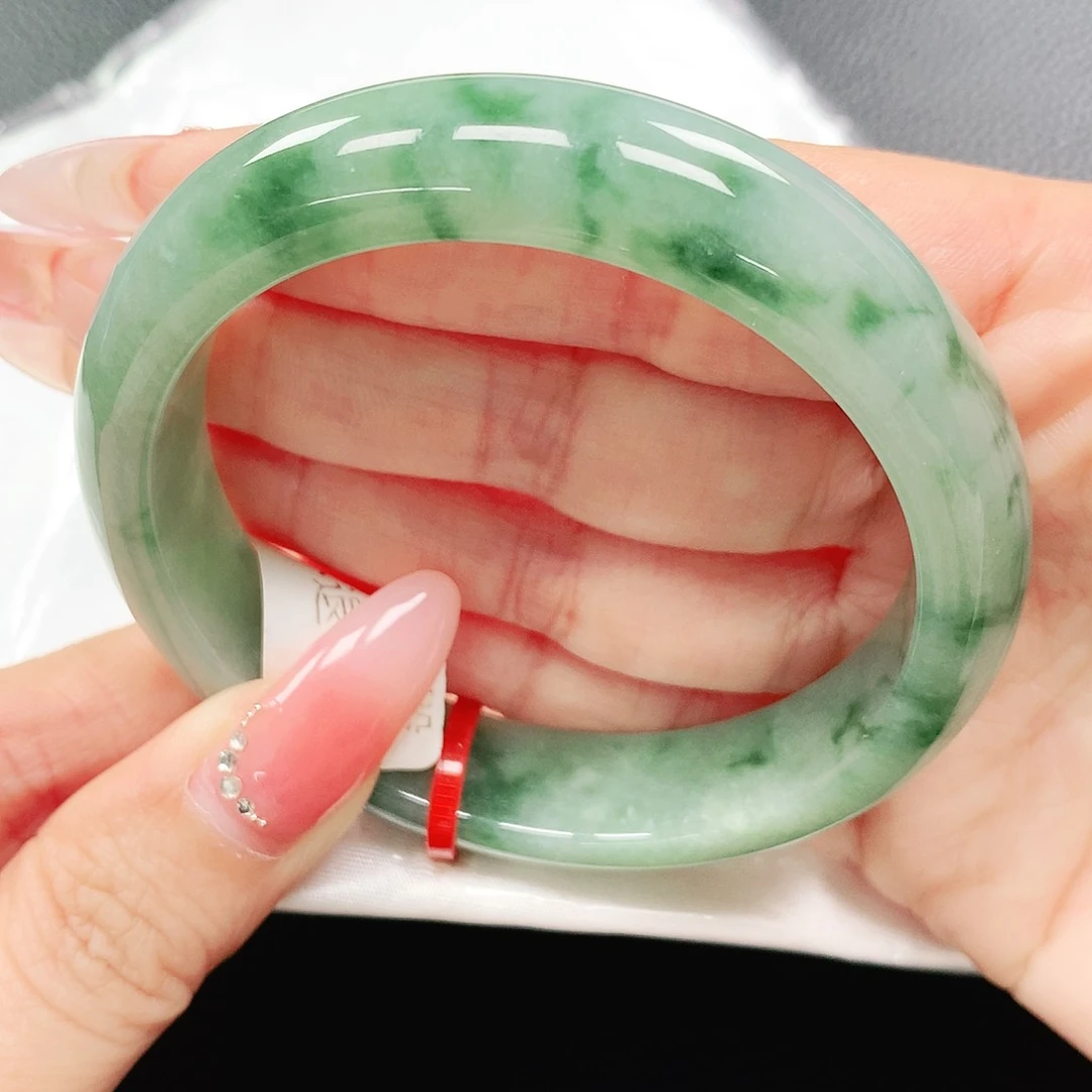 翡翠手镯未镶嵌57圈