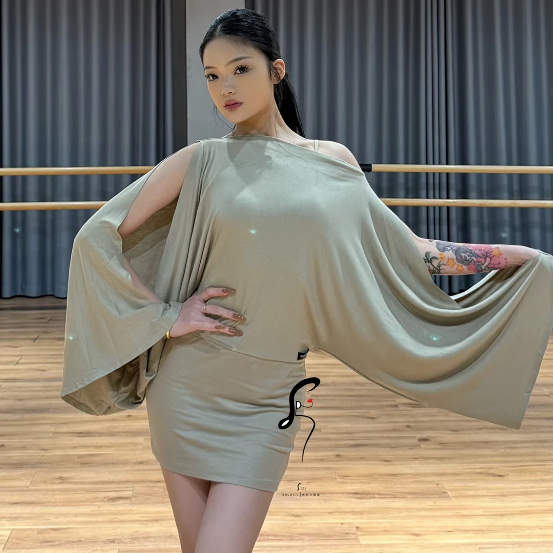 姝妲己爱丽丝高级性感包臀裙蝙蝠袖