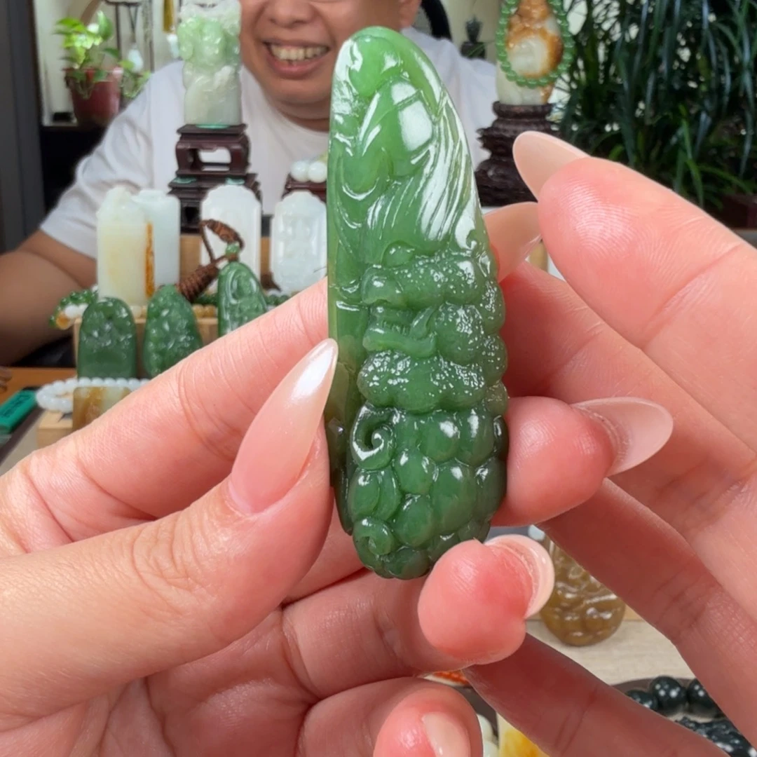 老***鬼和田玉未镶嵌颈饰