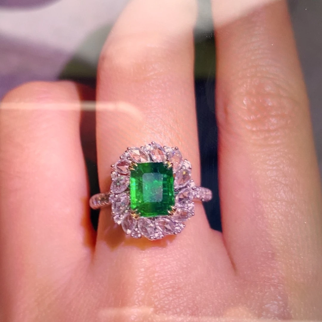 【闪购商品】祖母绿戒指18K金镶嵌D*L主石1.6克拉