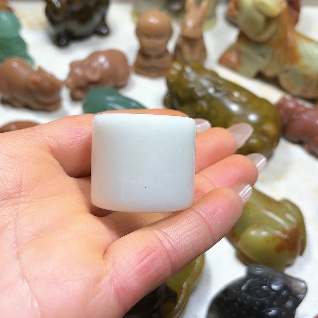 白玉菩提吊坠白玉菩提吊坠