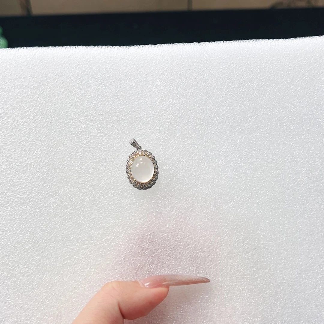 石英质玉颈饰银S925镶嵌