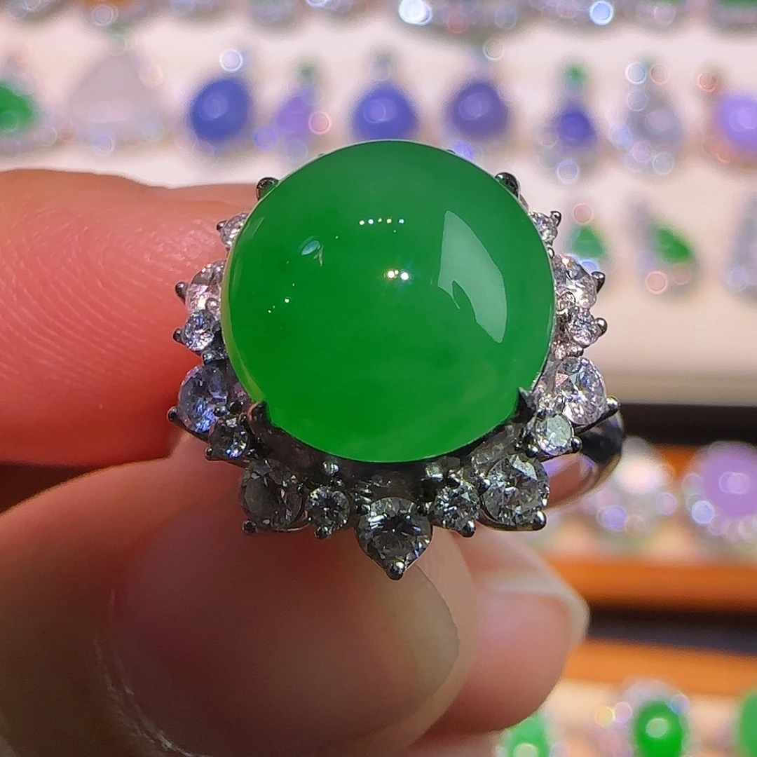 翡翠18K金镶嵌戒指