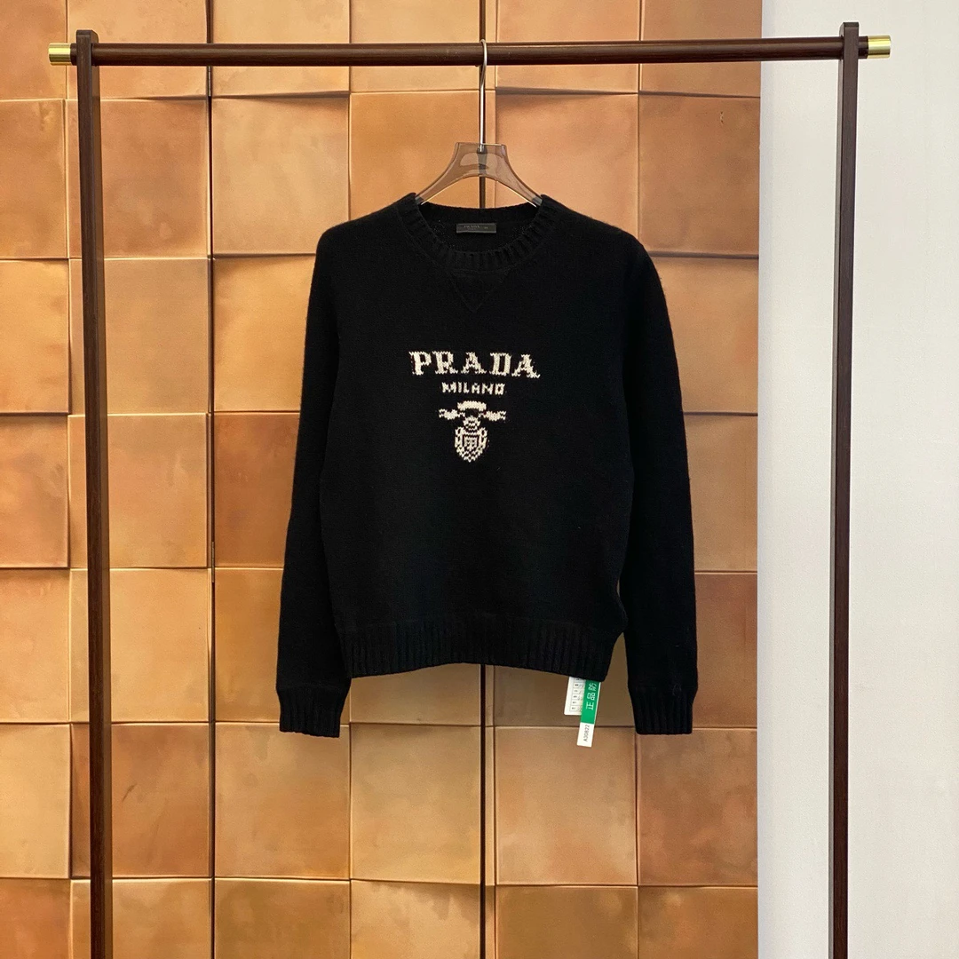 99新 Prada/普拉达 大爆款黑色标语字母logo毛衣/46码/99新/30822