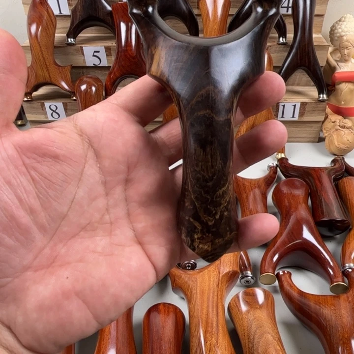 实木紫光檀翘尾天罡