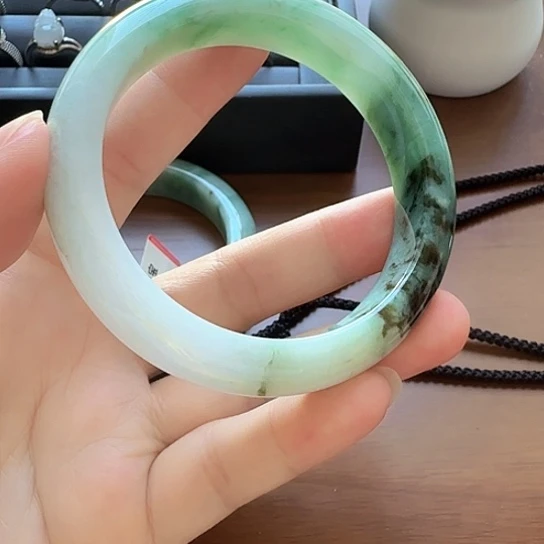 翡翠手镯未镶嵌翡翠首饰