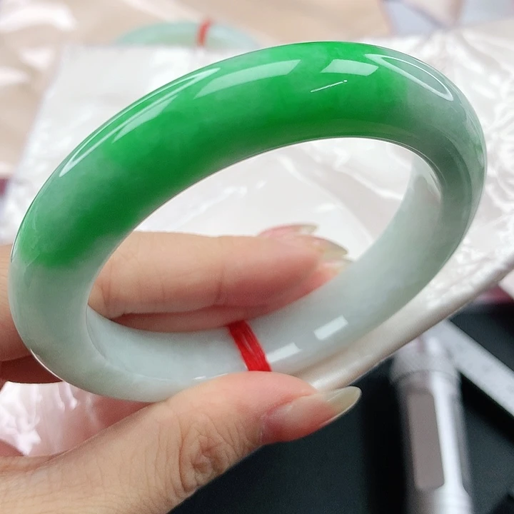 未镶嵌手镯翡翠，351