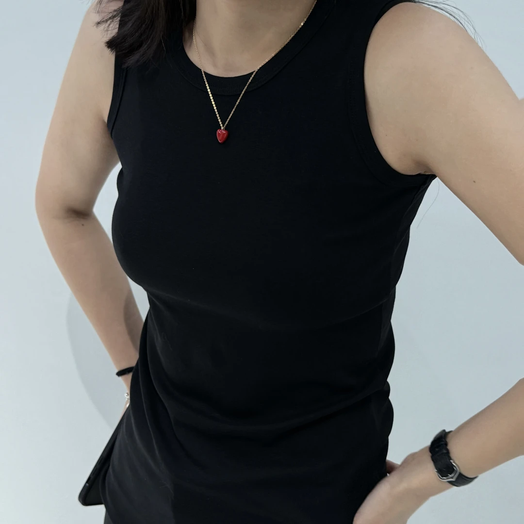 百搭休闲黑色背心打底不露肉