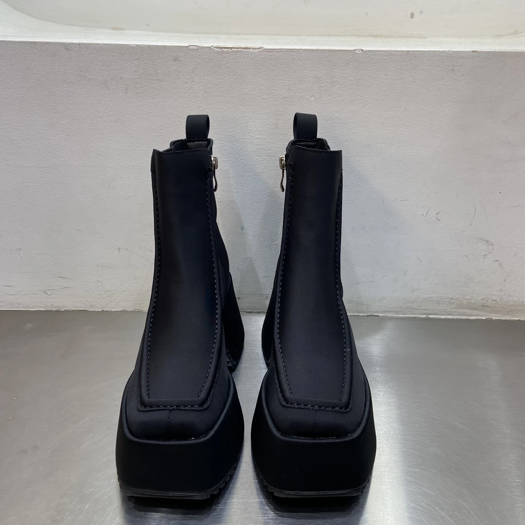 【英子推荐】12023-50厚底增高秋冬加绒百搭显瘦短款女士马丁靴