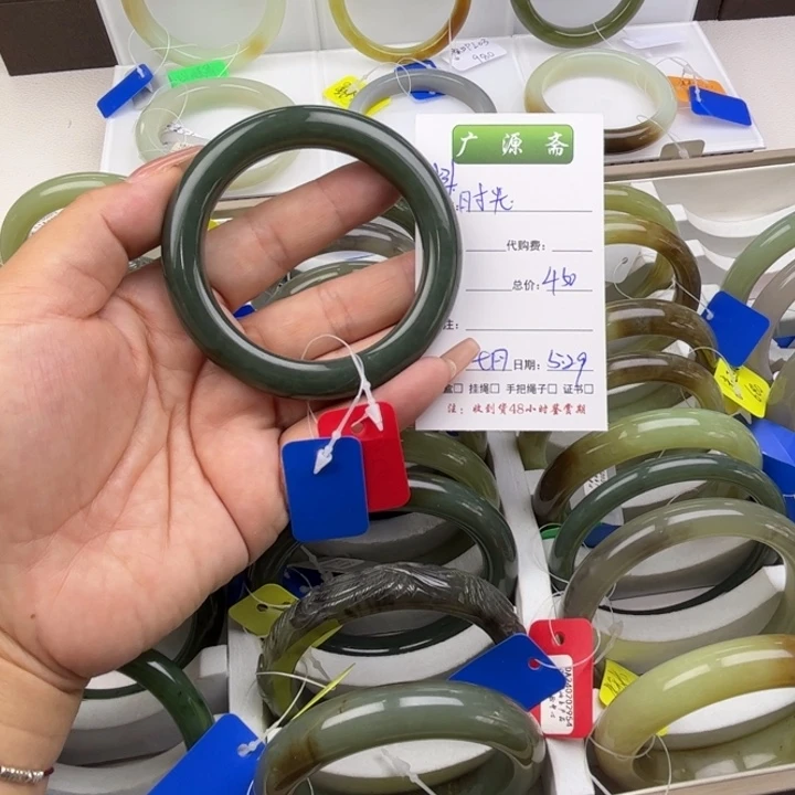 和田玉手镯未镶嵌时*…七月