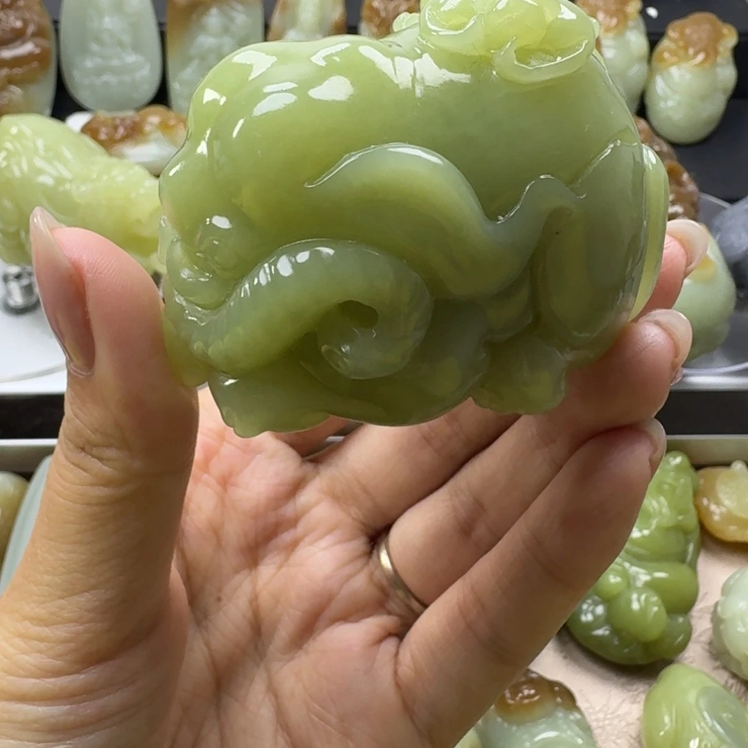 和田玉未镶嵌把件