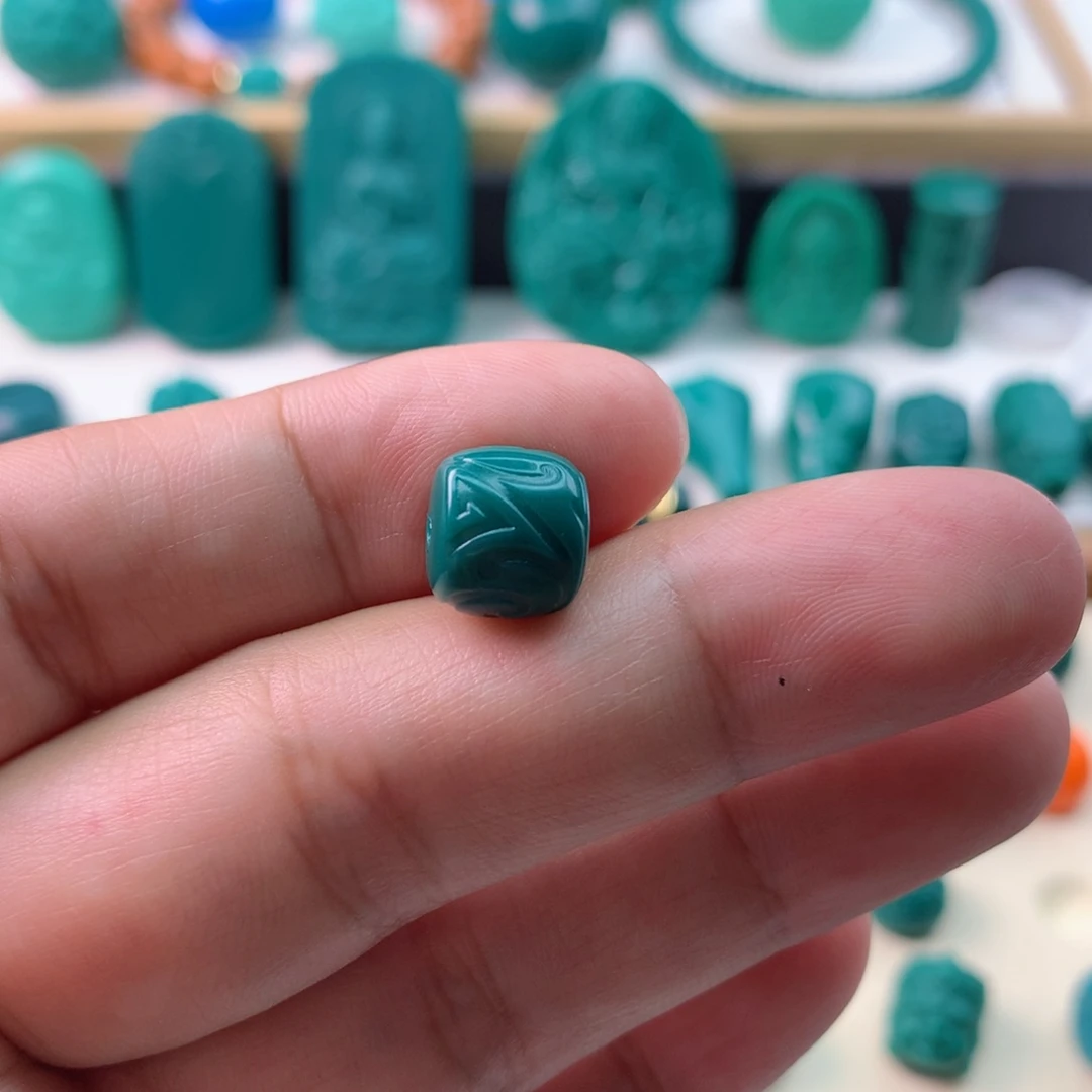 琉璃颈饰精工雕刻博古纹老型10