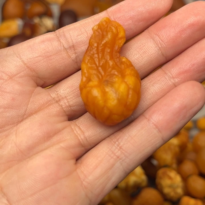 琥珀未镶嵌裸石天然蜜蜡吊坠