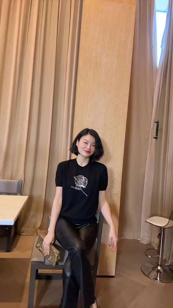 TANTAN  莱赛尔三醋酸 气质彩色绣花T恤 ZX 2258