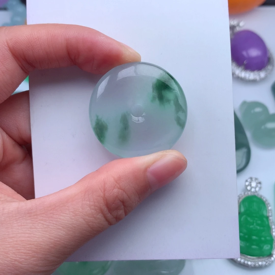 天然的缅料a货吊坠挂件