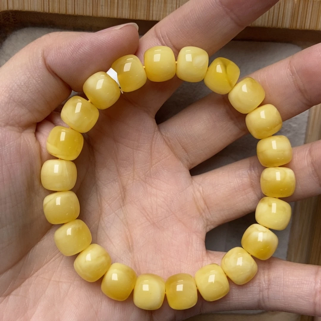 蜜蜡未镶嵌珠宝奇石70