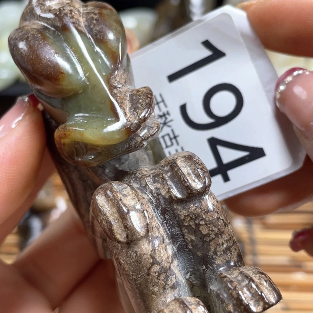 汉***刀颈饰未镶嵌和田玉