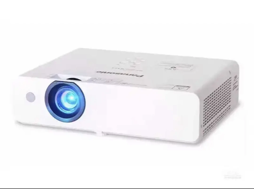 9新 3LCD 投影仪 邮费自理