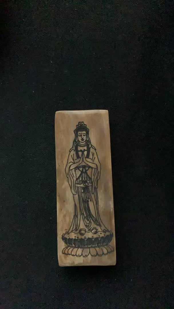 猛犸约11克雕刻件BC960