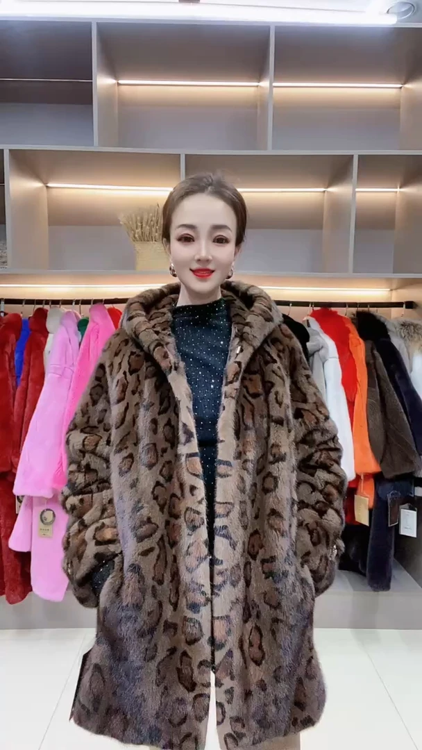 海宁进口貂皮大衣女皮草整貂年轻2024新款豹纹连帽水貂外套中长款