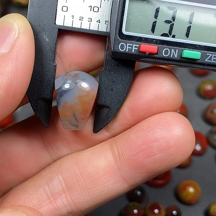 南红玛瑙未镶嵌挂件