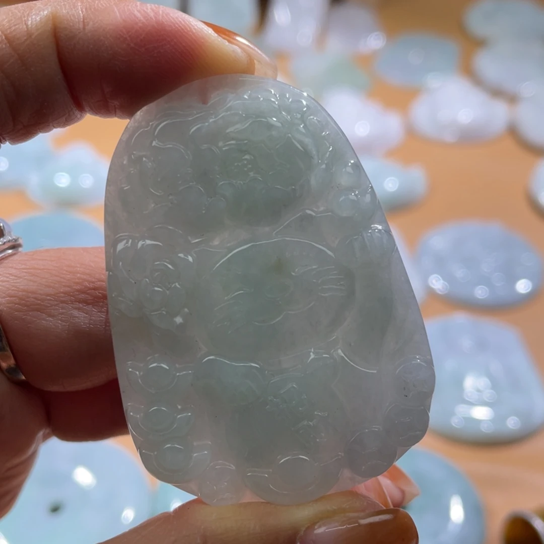 翡翠未镶嵌颈饰招财猫