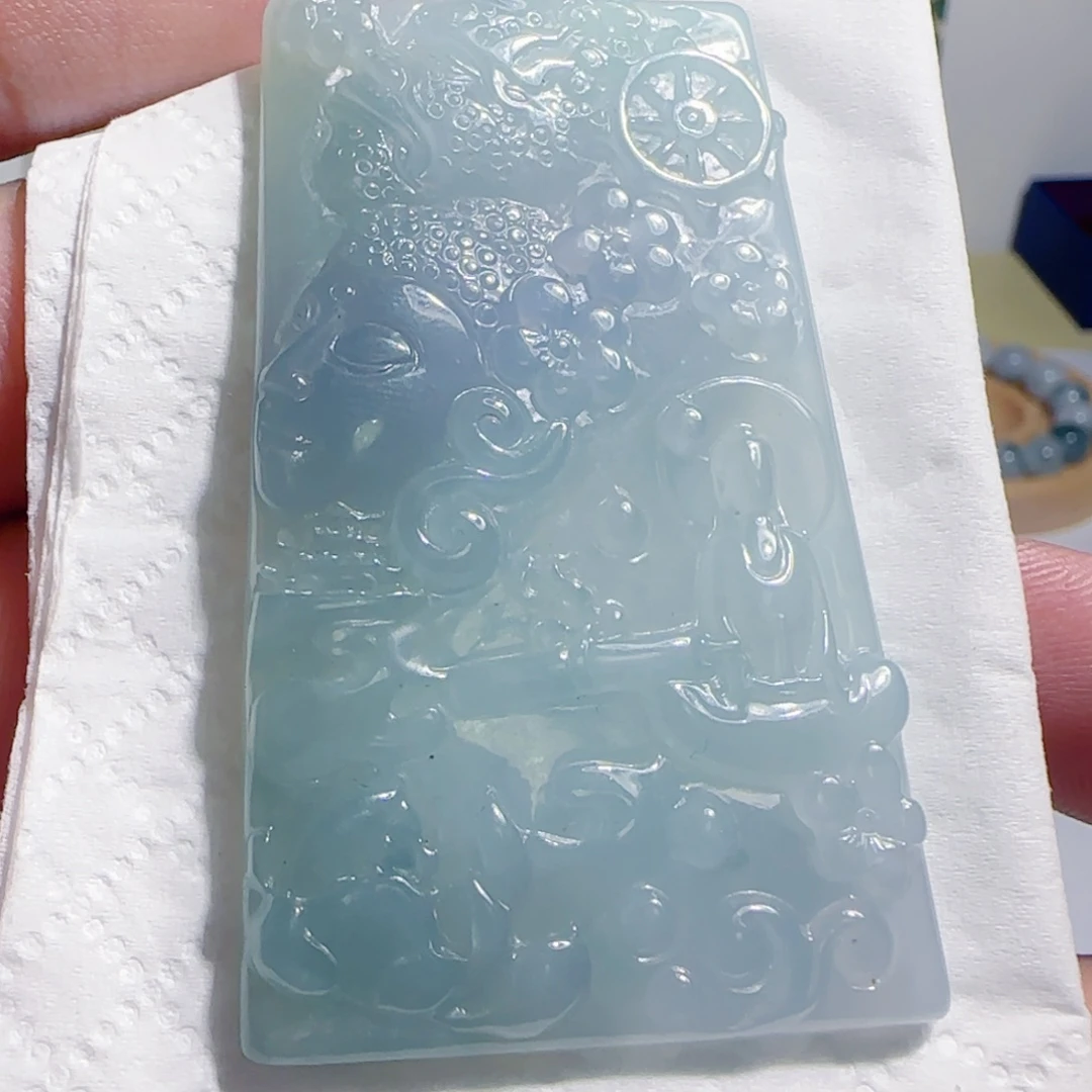 翡翠未镶嵌颈饰一念之间