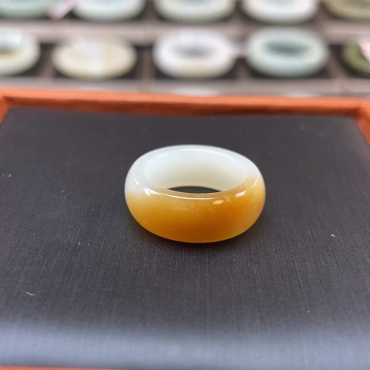 和田玉未镶嵌颈饰（糖白）
