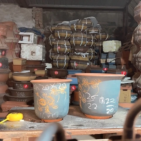 紫砂花盆金钟两个