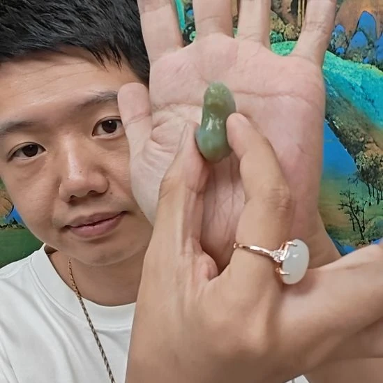 和田玉未镶嵌颈饰婷***W