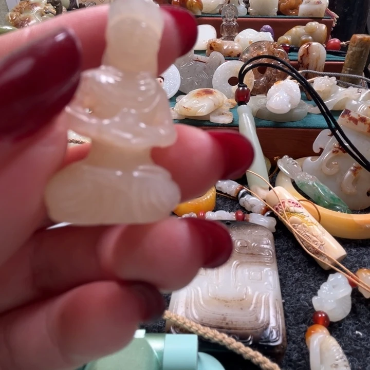 和田玉（糖玉）未镶嵌挂件