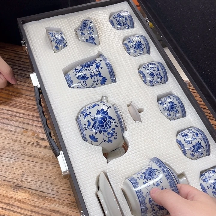 孤品茶具套装等。