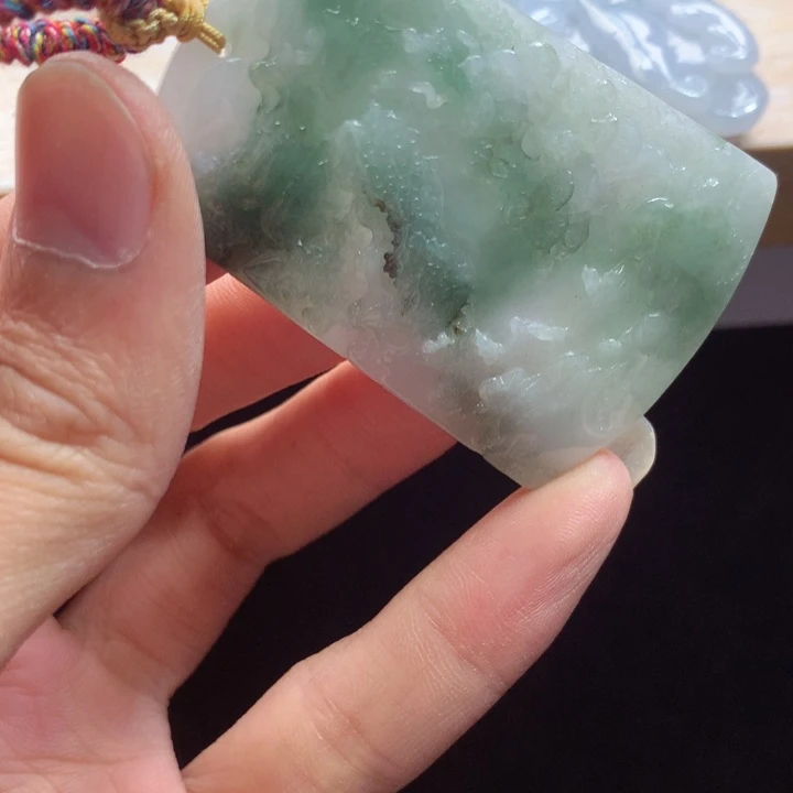 翡翠未镶嵌颈饰吊坠