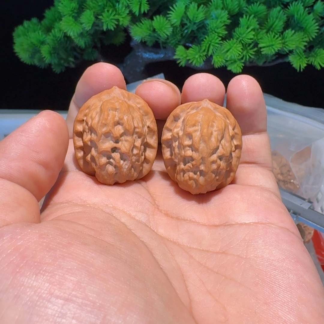 王***木文玩核桃吊坠石门元宝