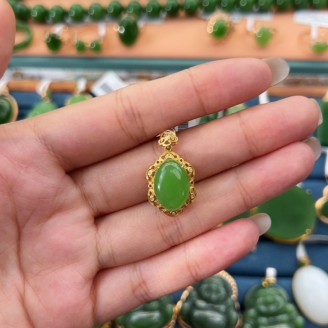 和田玉（碧玉）18K金镶嵌吊坠(不含链)苹果绿蛋面14*10