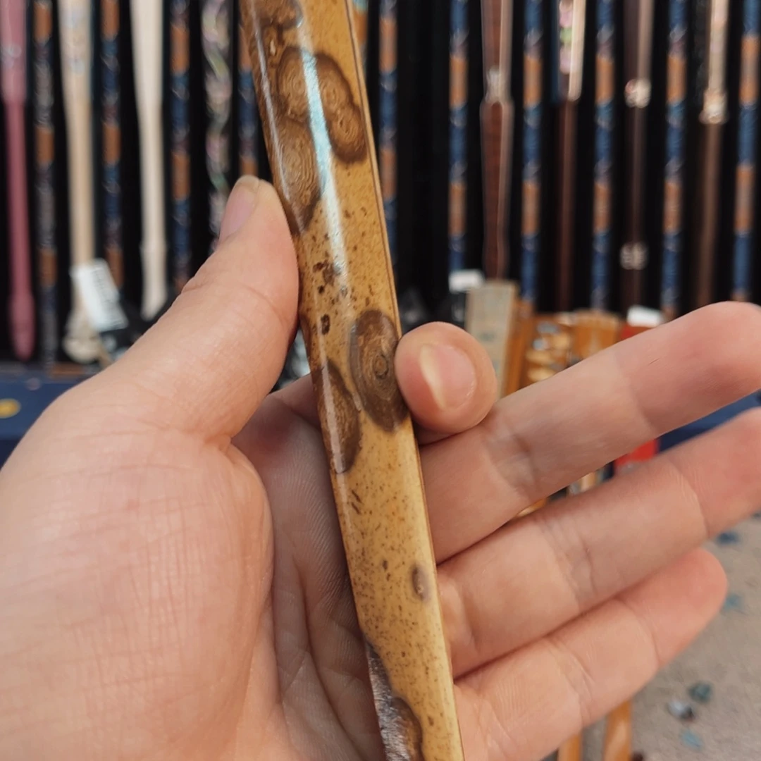 会***蛙扇子纯手工制作工艺精湛