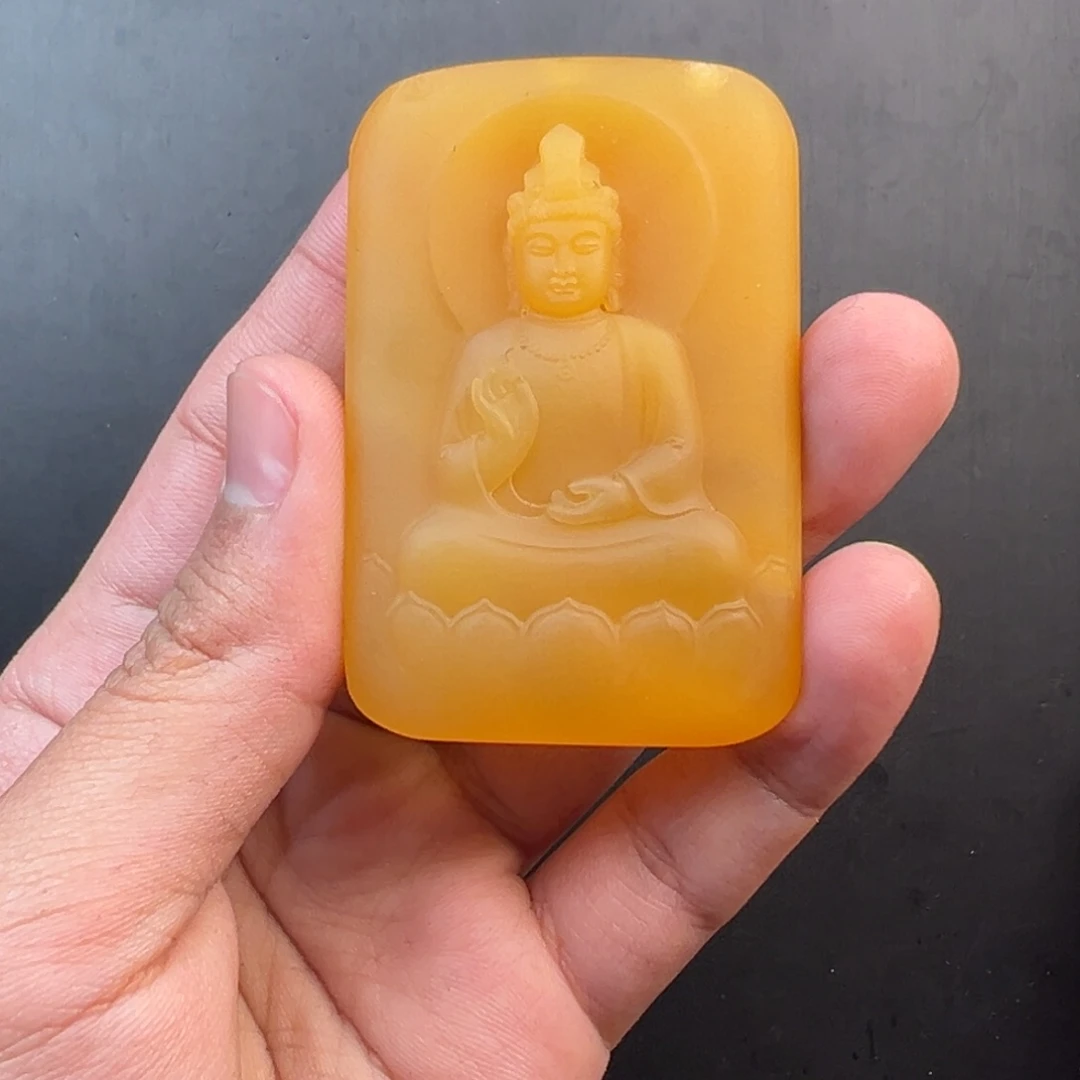 用***5石英质玉（黄龙玉）未镶嵌颈饰