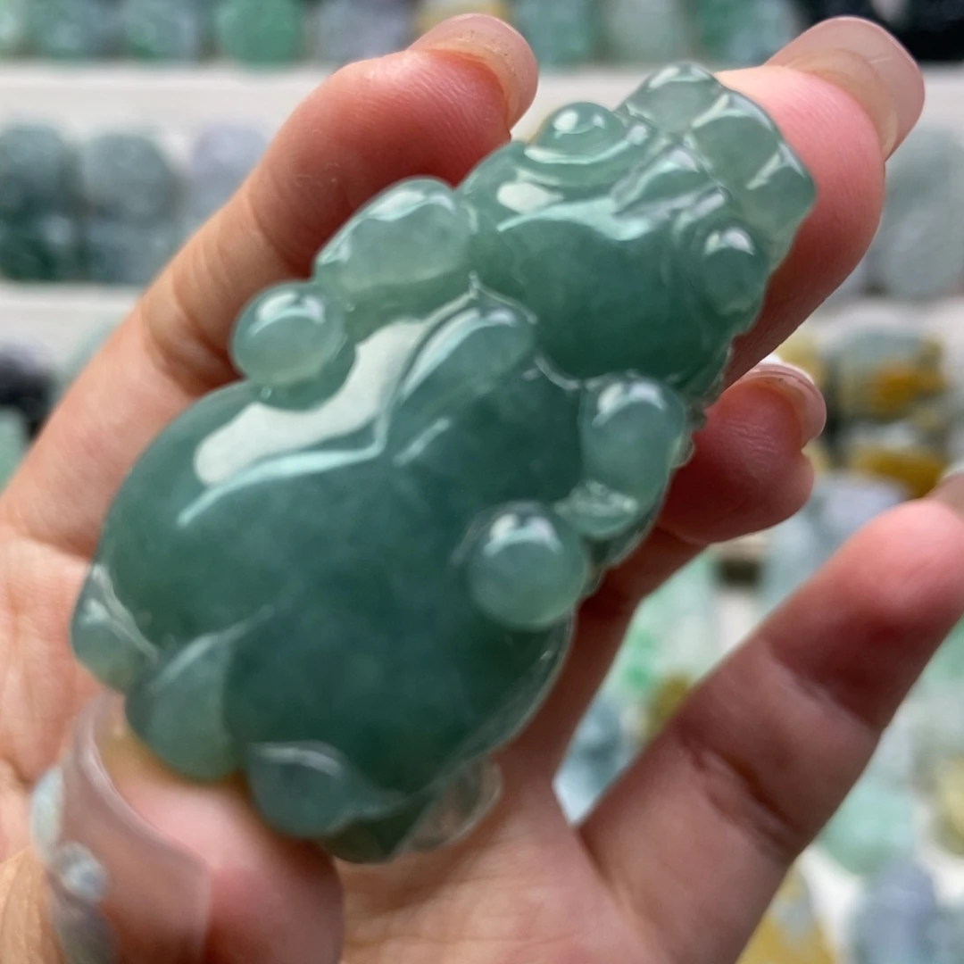 翡翠吊坠(赠链)未镶嵌