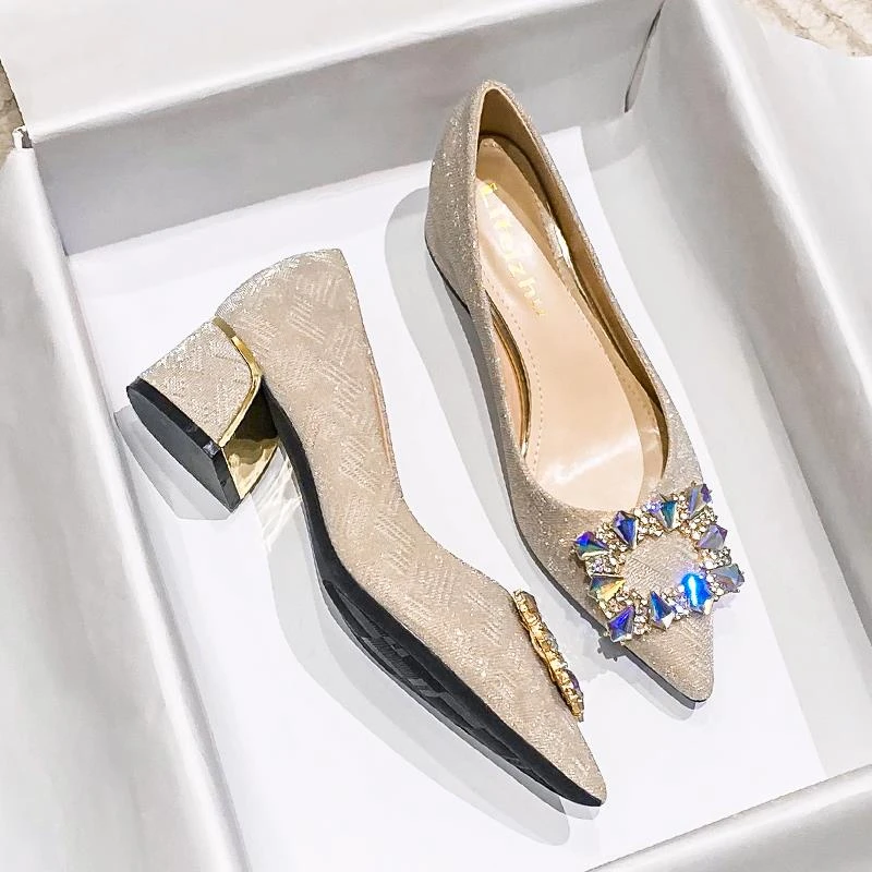 法式高跟鞋粗跟瓢鞋尖头水钻软底单鞋小香风夏季气质百搭大码女鞋