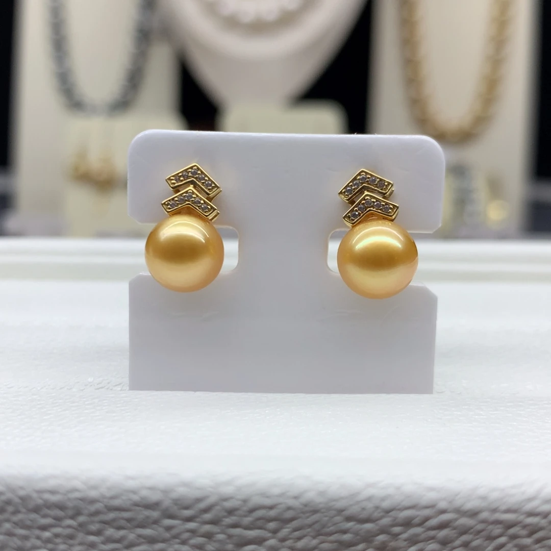 耳饰18K金镶嵌海水珍珠8.2mm金珠耳饰