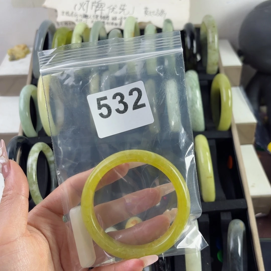 蛇纹石玉未镶嵌手镯乐*