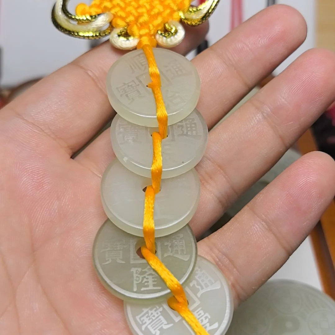 脚***熊蛇纹石玉未镶嵌颈饰