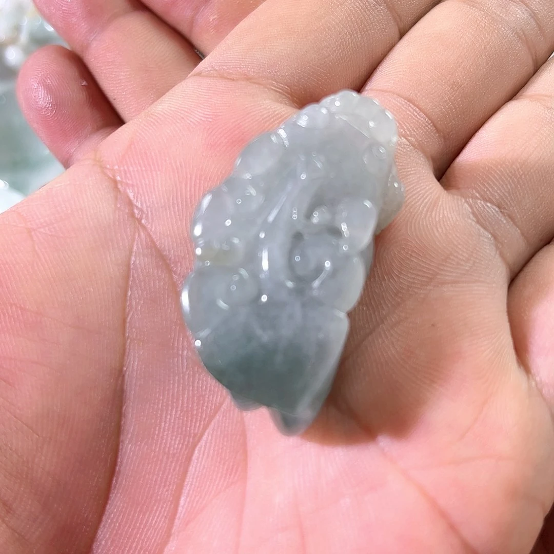 【闪购商品】翡翠未镶嵌颈饰貔貅
