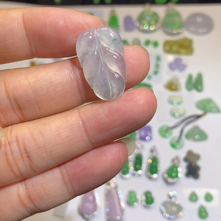 翡翠银S925镶嵌颈饰翡翠