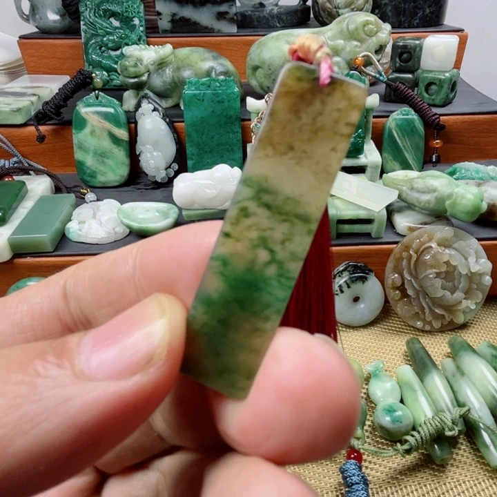 独山玉未镶嵌珠宝半成品