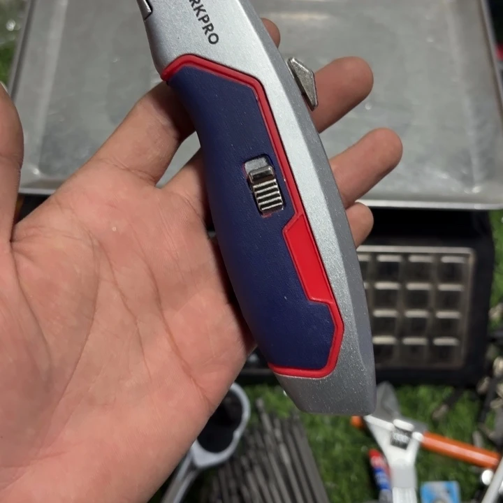 万克宝美工刀两把