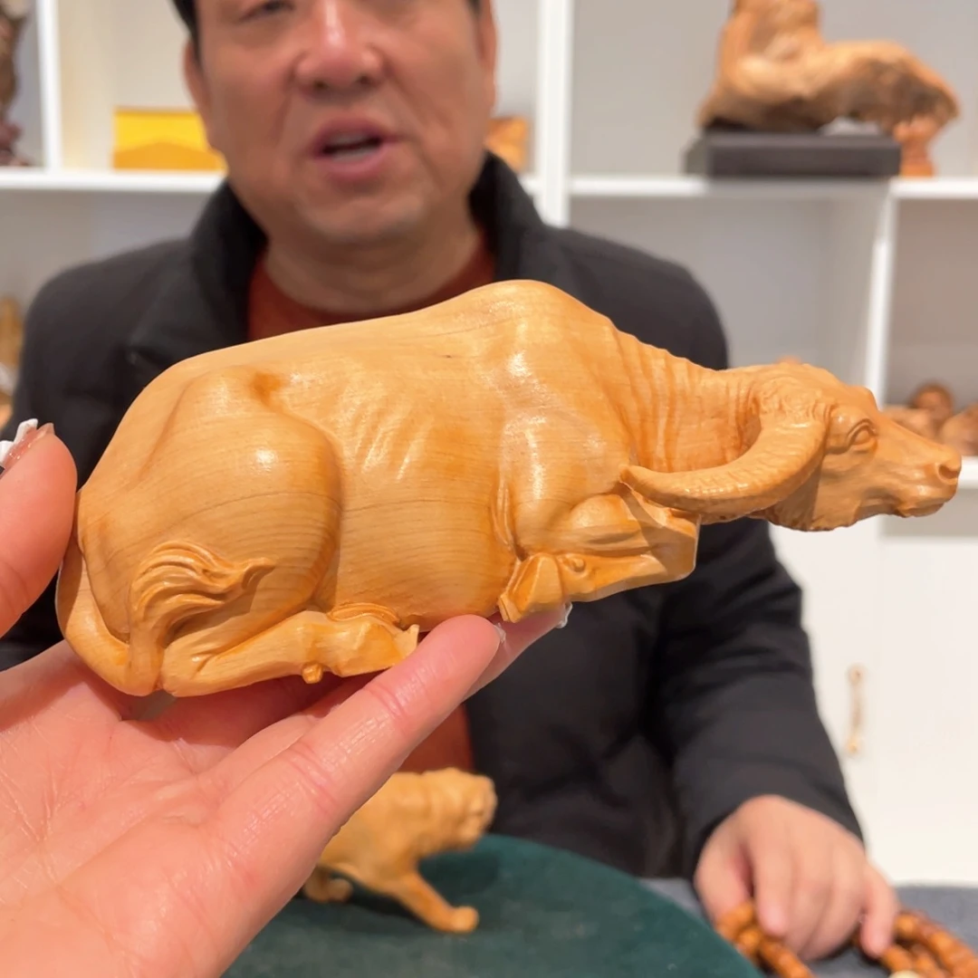 【闪购商品】柏木（崖柏）牛摆件