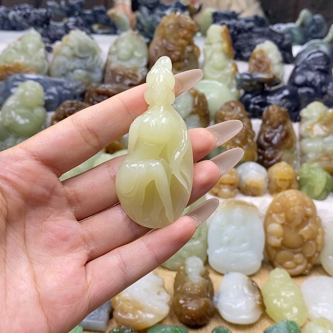 颈饰未镶嵌和田玉