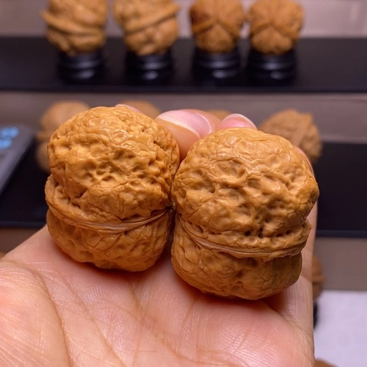 文玩核桃把件香妃元宝43