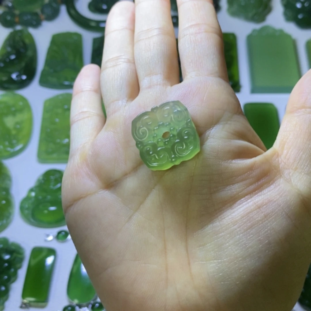【闪购商品】未镶嵌蛇纹石玉颈饰
